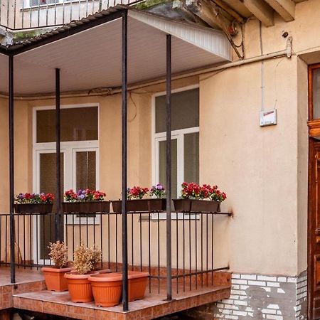 2 Rooms Central Anna Apartment Lviv Bagian luar foto