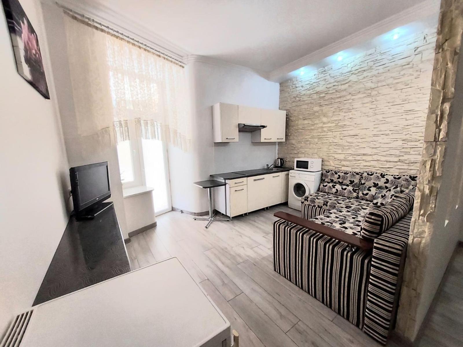 2 Rooms Central Anna Apartment Lviv Bagian luar foto